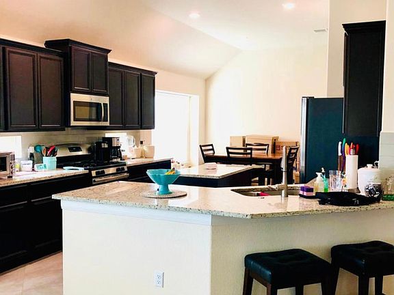 5th image of 1005 Fountain Grass Way