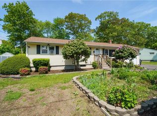 76 Peabody Dr, Warwick, RI 02889