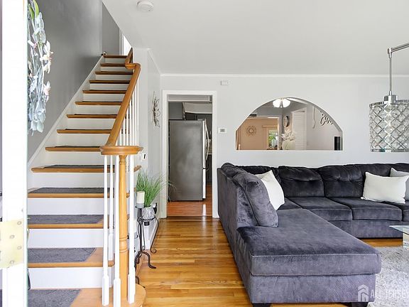 3rd image of 350 Fairview Ave