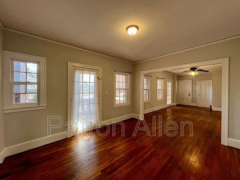 2 bed, 1.0 bath, $1,450 — Photo 2