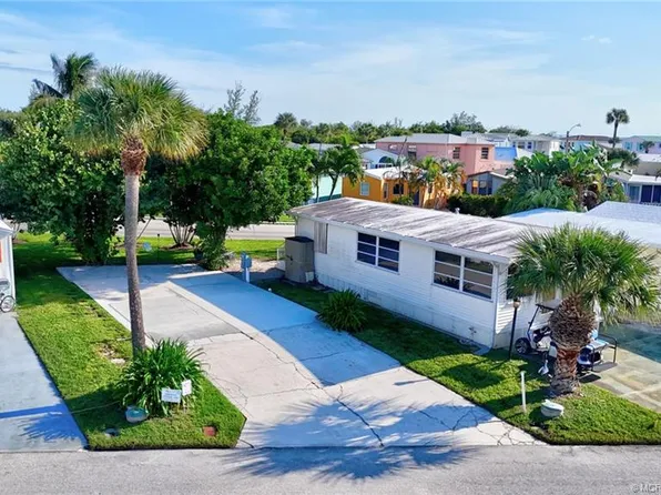 2105 Nettles Blvd, Jensen Beach, FL 34957