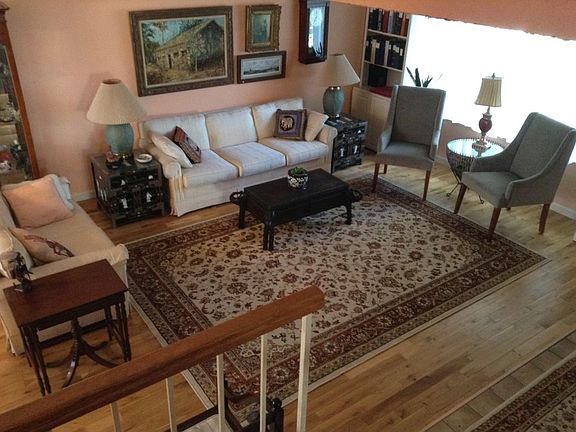 3rd image of 5569 Dunsburry Ct