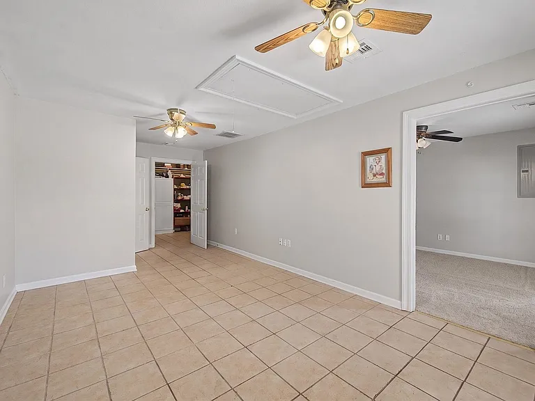 300 Cheyenne Dr — Photo 10