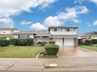 7278 Farm Dale Way, Sacramento, CA 95831