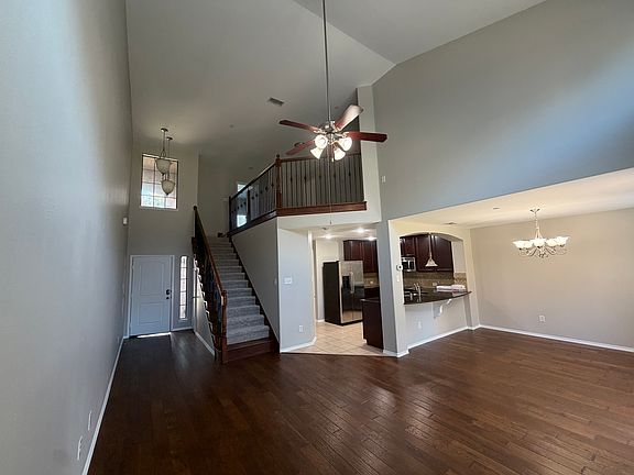 3rd image of 1008 Lucy Ln