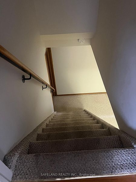 Ajax House for rent - 4 Bedrooms — photo 16