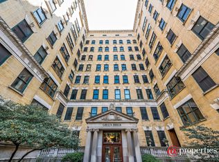 559 W Surf St APT 100, Chicago, IL 60657