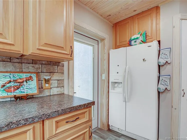 64 NE Acacia Trl — Photo 11