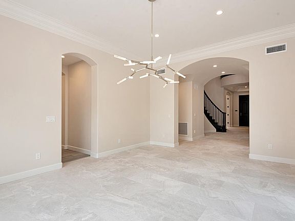 4th image of 5289 Meadows Del Mar