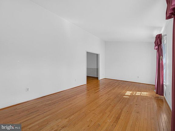 4th image of 9734 Zimbro Ave