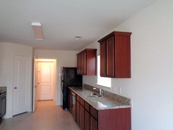 2nd image of 1326 Tamarack Dr