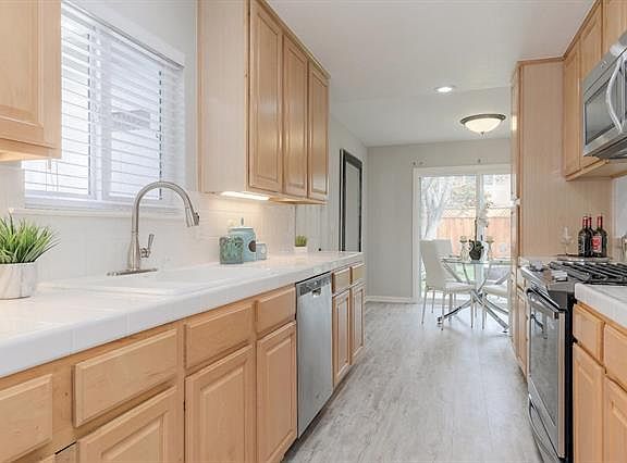 4th image of 22425 Rancho Ventura St #A