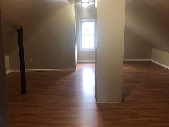 5th image of 145 Sprenger Ave