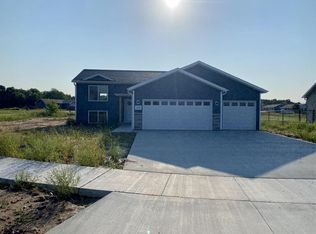 820 Stoneridge Dr, Mosinee, WI 54455