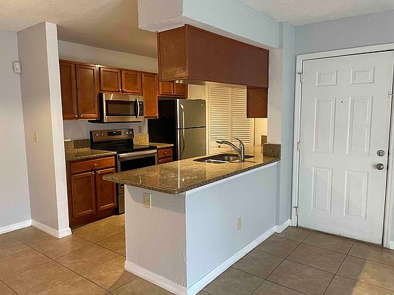 2nd image of 2550 N Alafaya Trl APT 3101