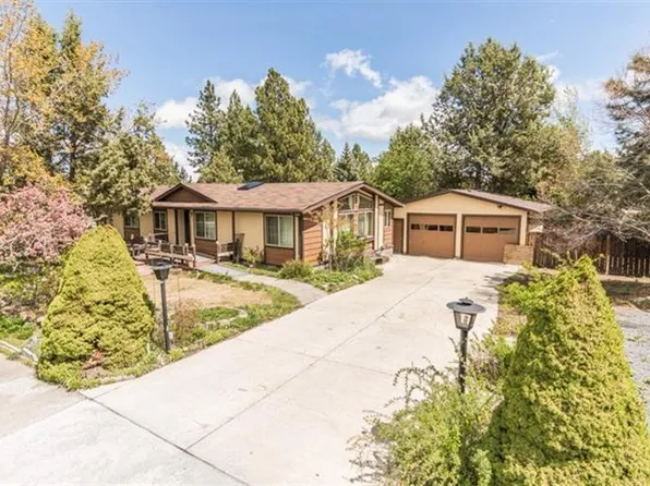 1008 SE Castlewood Dr, Bend, OR 97702