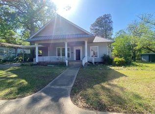 413 Pine St, Fordyce, AR 71742