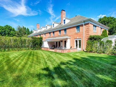 11 First Neck Ln, Southampton, NY, 11968
