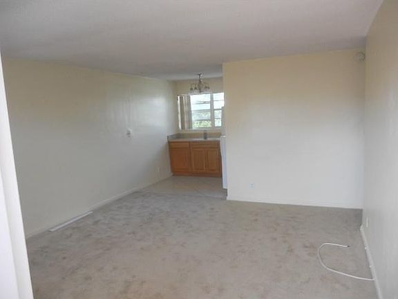 5th image of 3233 NE 10th St APT 311
