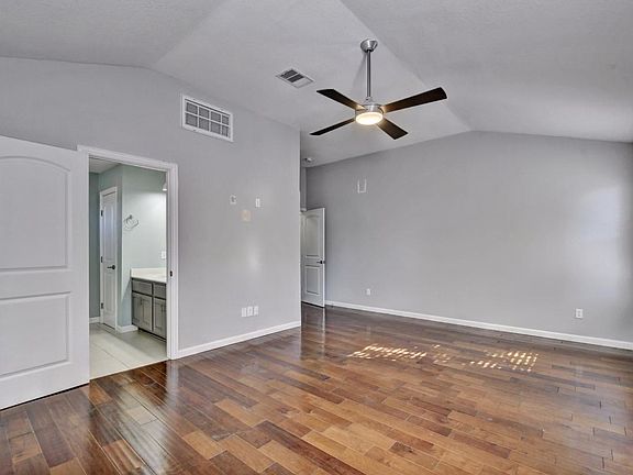 4th image of 108 Justin Leonard Dr