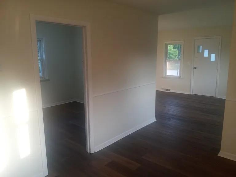 1816 Howard St — Photo 5