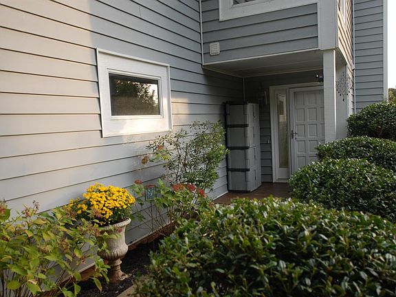 4th image of 341 Bayberry Cove Dr