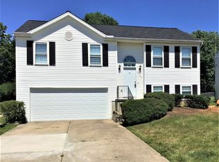 3606 Jonathan Dr, Hebron, KY 41048