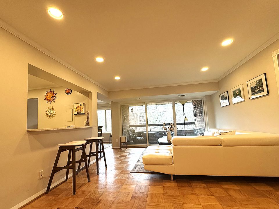 Living room/Breakfast bar