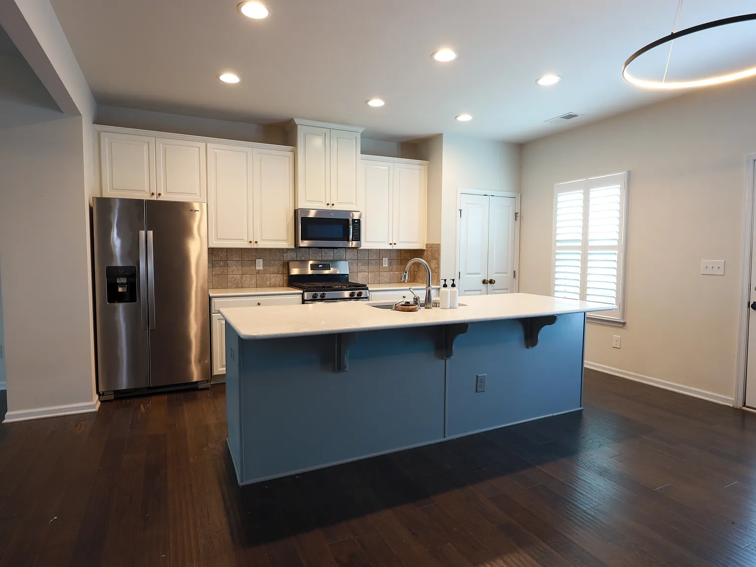 3 bed, 2.5 bath, 1740 sqft, $3,900 — Photo 4