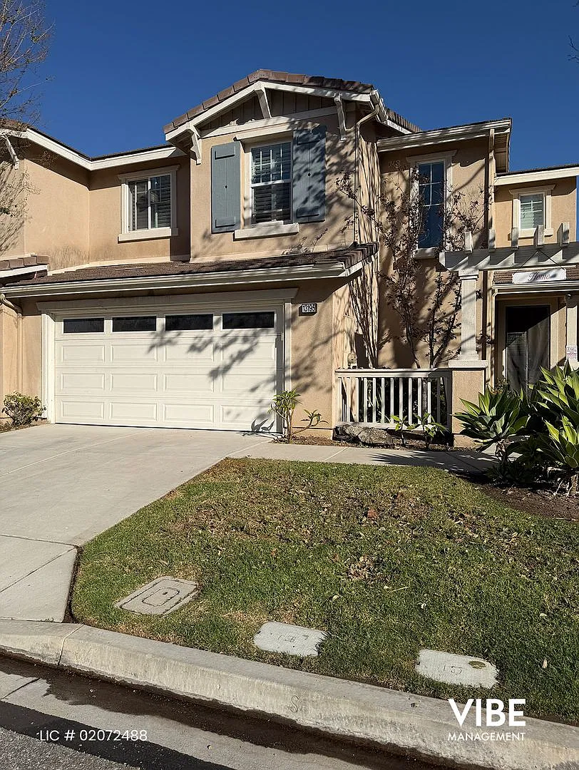 Spacious Canterbury Townhome close to all — Photo 2