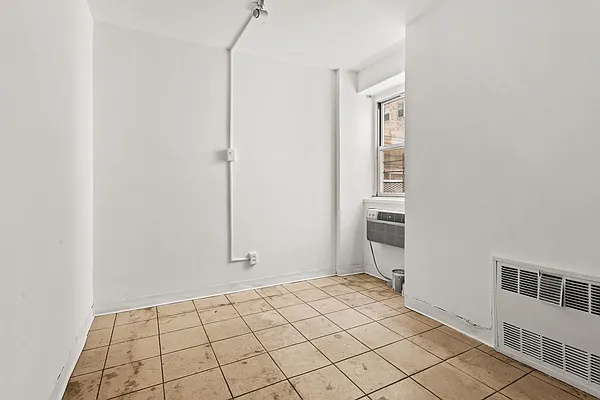 Sold by Compass | media 18