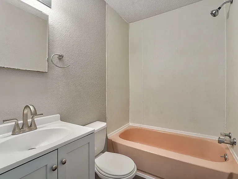 521 N Park Ave — Photo 11
