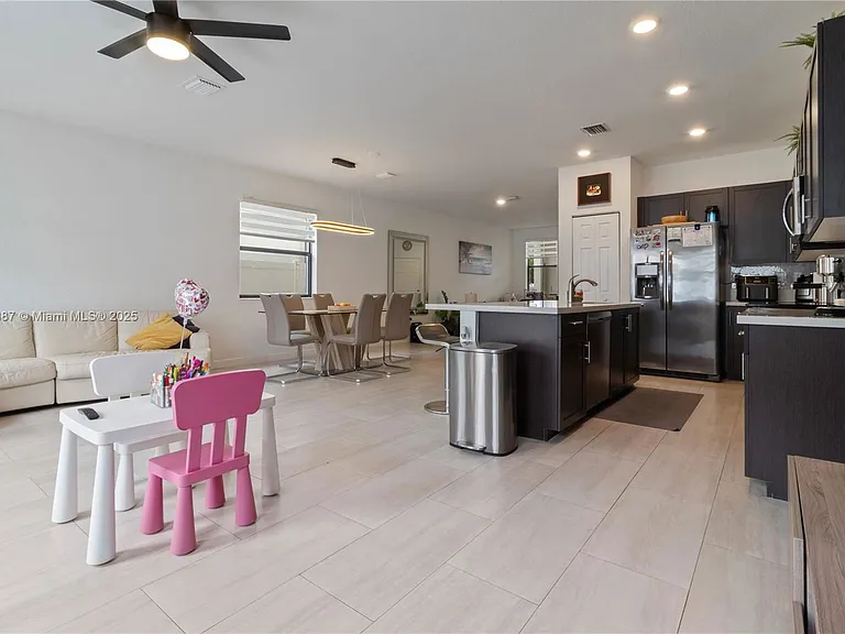 3431 W 109th Pl — Photo 8