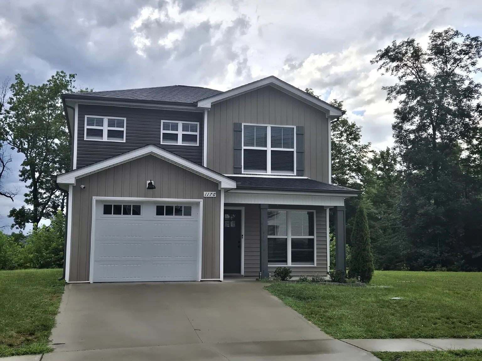 3 bed, 2.5 bath, 1449 sqft, $1,895 — Photo 1
