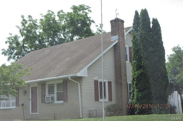 2nd image of 206 Ohio Ave