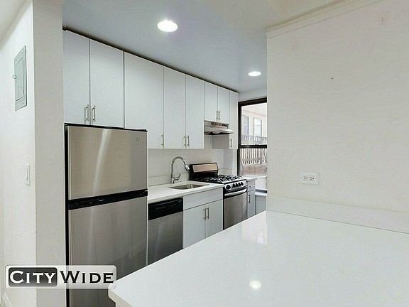 3rd image of 137 E 38th St #1P