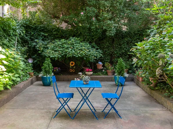 193 Waverly Place image 17 of 22