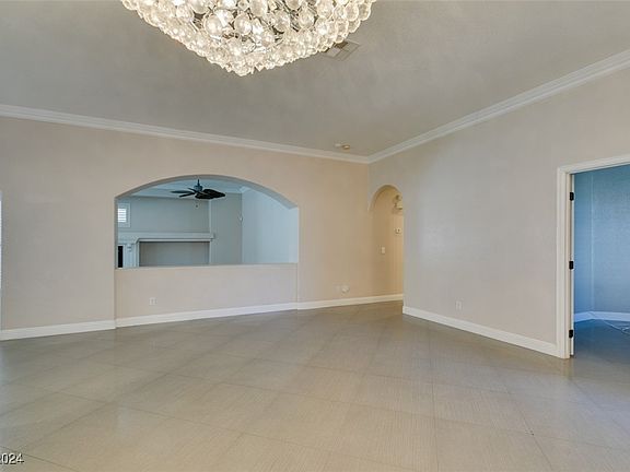 4th image of 492 Sunset Villa Dr
