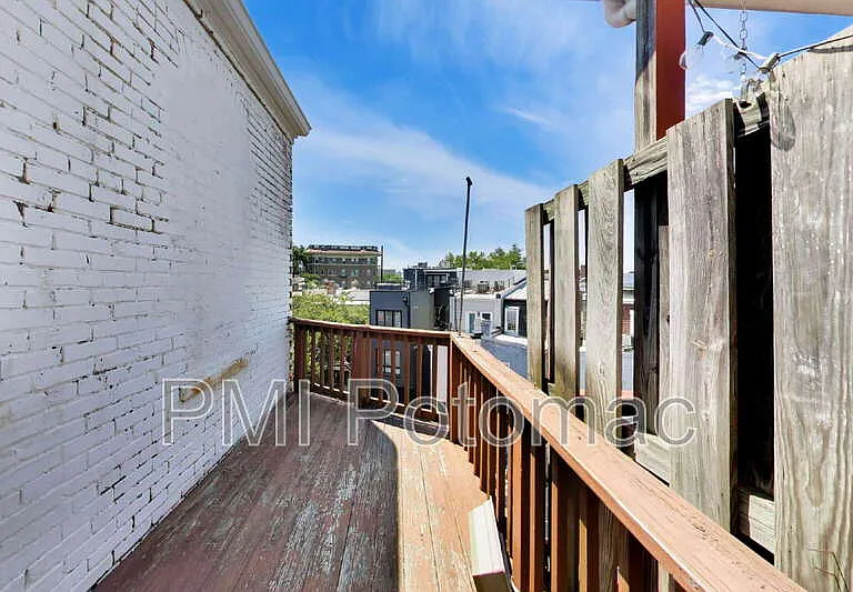 1952 Calvert St NW #4 — Photo 19