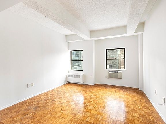 4th image of 360 W 34th St APT 11S