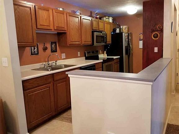 3rd image of 8921 Hunters Creek Dr APT 104