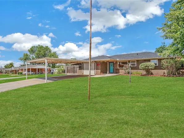 1221 F St, Arapaho, OK 73620