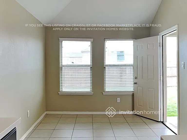 517 Saguaro Dr — Photo 3
