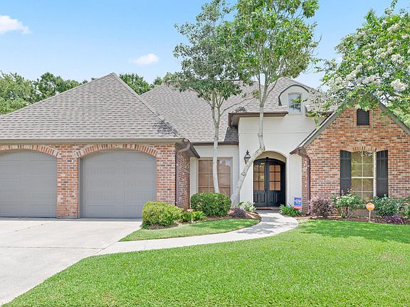 2nd image of 104 Sandhurst Dr