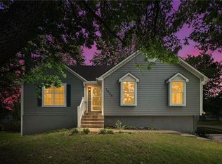 1609 NE Jade Ct, Lees Summit, MO 64086