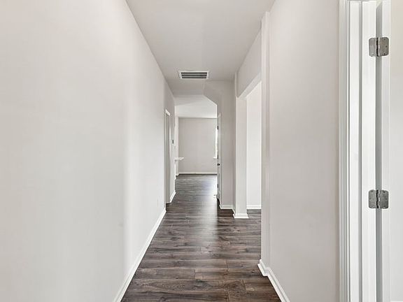 4th image of 502 Sonador Way