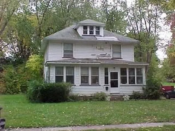 1108 Seymour Dr, Ashtabula, OH 44004