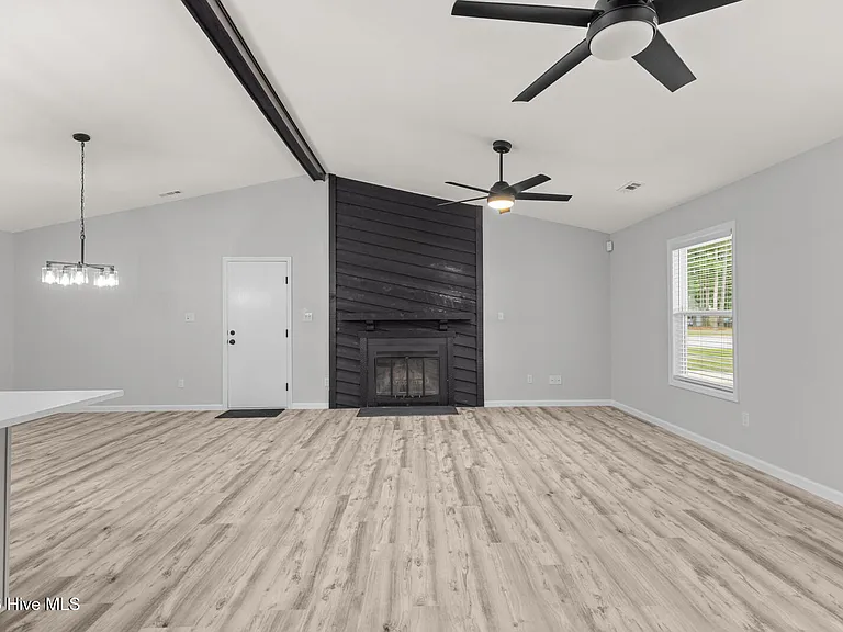 111 Silver Leaf Dr — Photo 5