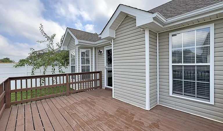 3740 Cindy Jo Dr N — Photo 26
