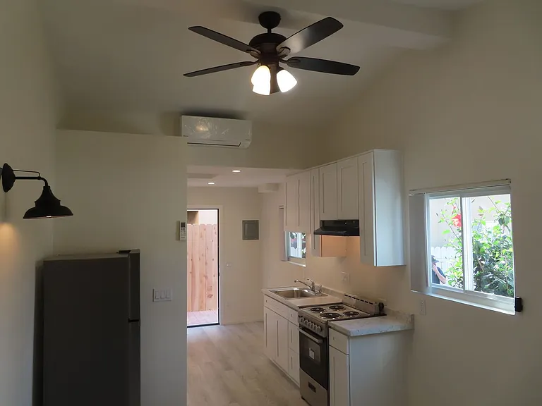 4851 Jessie Ave #E — Photo 8